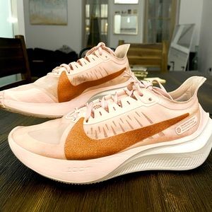 NIKE zoom gravity size woman’s 8